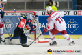 Alexander Kulakov (Yunost Minsk) scheitert gegen Kevin Reich (Torwart, EHC Red Bull Muenchen) im Achtelfinal-Rückspiel der Champions Hockey League zwischen dem EHC Red Bull München und Yunost Minsk (Weißrussland) am 20.11.2019.