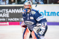 DEL, Saison 2018/2019, Iserlohn Roosters vs. Krefeld Pinguine. Sebastian Dahm mit der Maske von Mathias Lange