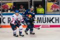 Jan-Mikael Jaervinen (Adler Mannheim) und Yasin Ehliz (EHC Red Bull Muenchen) im Spiel Red Bull Muenchen gegen die Adler Mannheim am 15.12.2019.Foto: Heike Feiner/Eibner Pressefoto